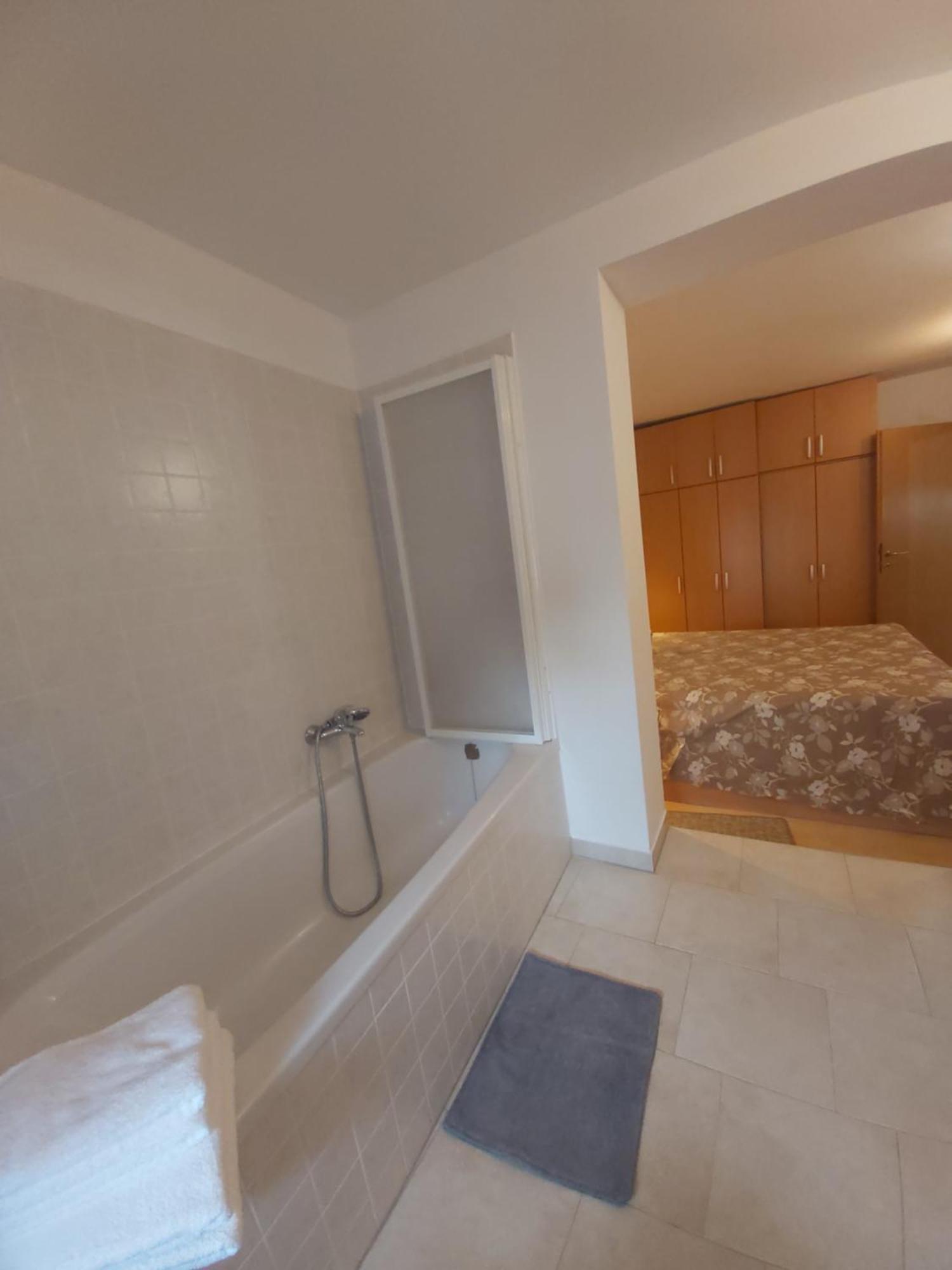 Apartman Luce With Shared Pool Zadar Exteriér fotografie
