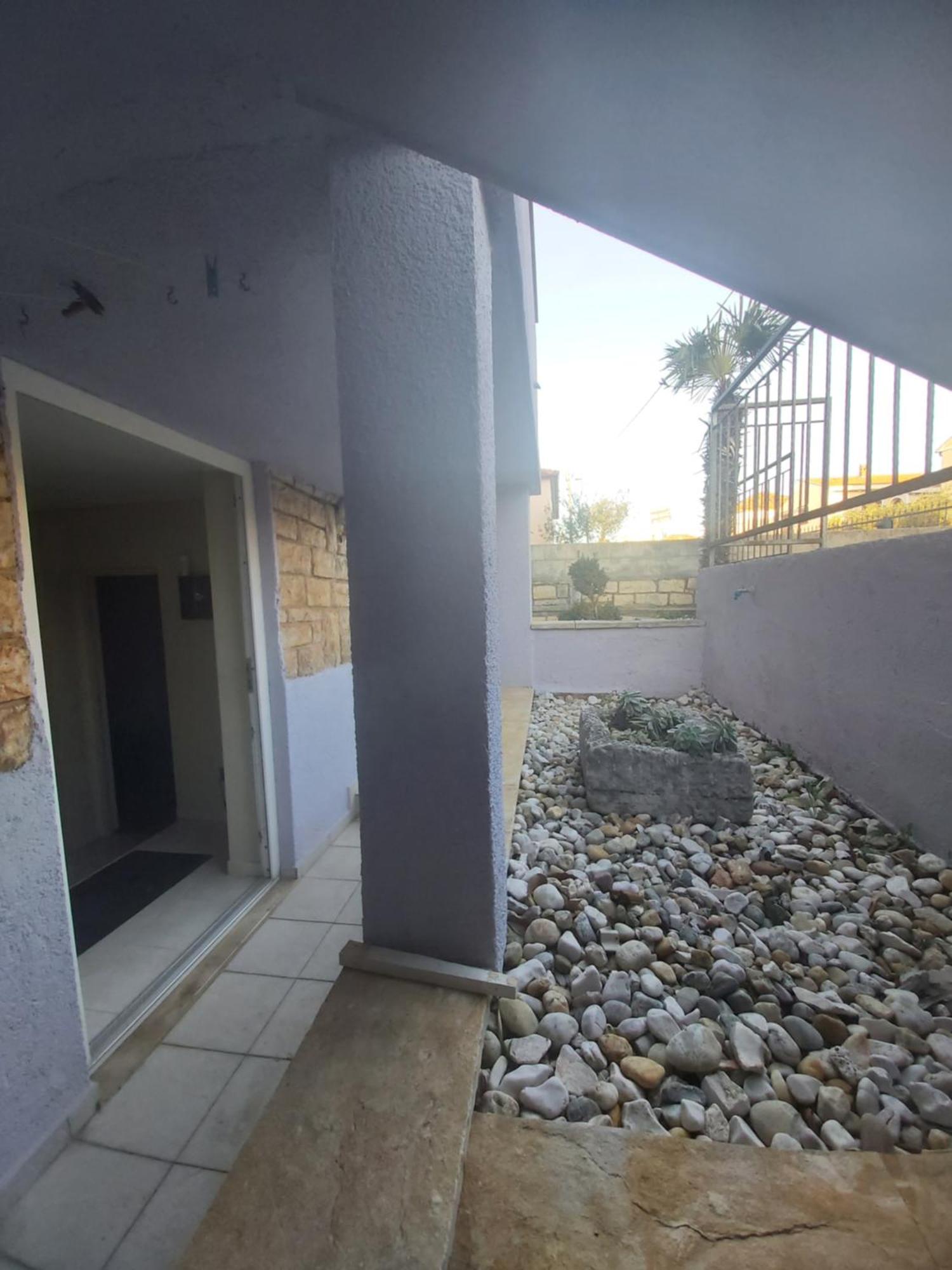 Apartman Luce With Shared Pool Zadar Exteriér fotografie