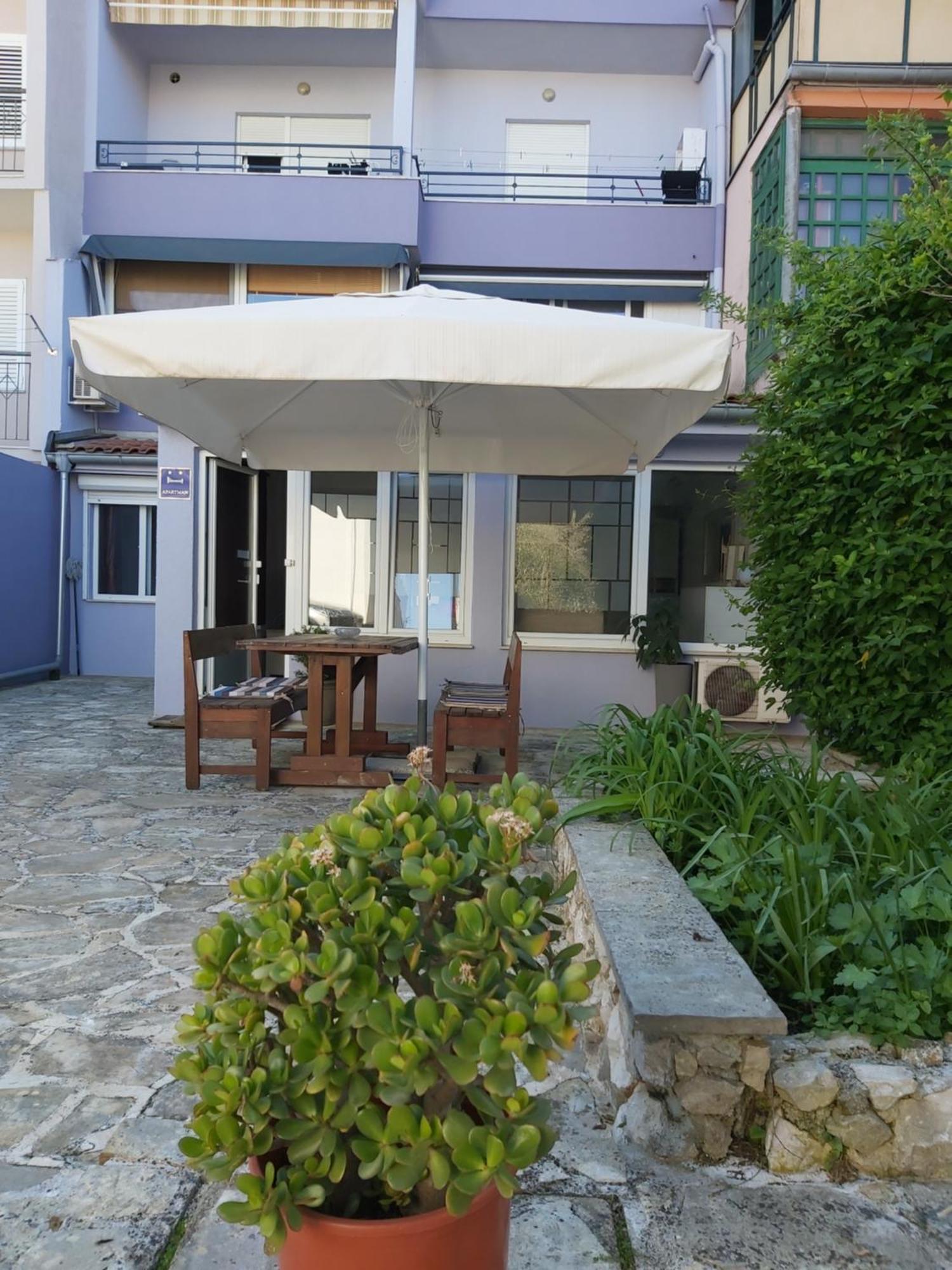 Apartman Luce With Shared Pool Zadar Exteriér fotografie